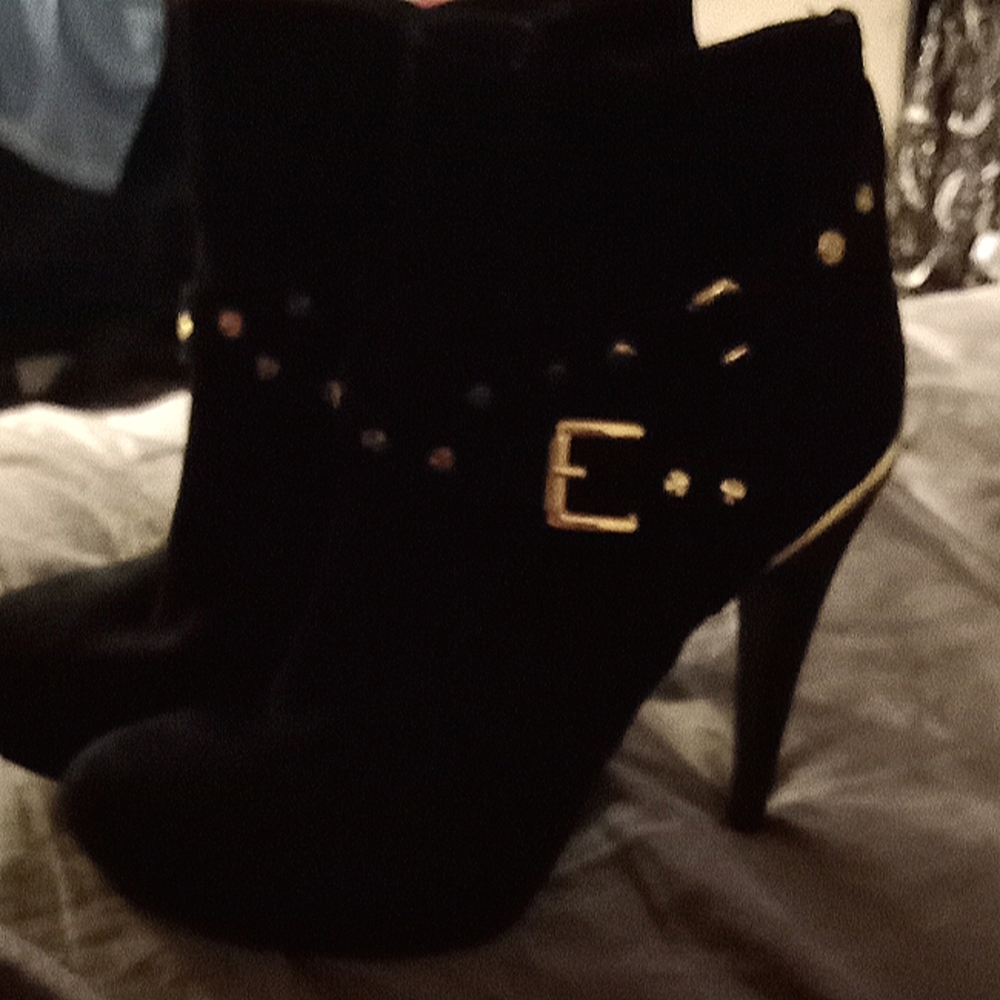 G by Guess size 11 black high heal Booties